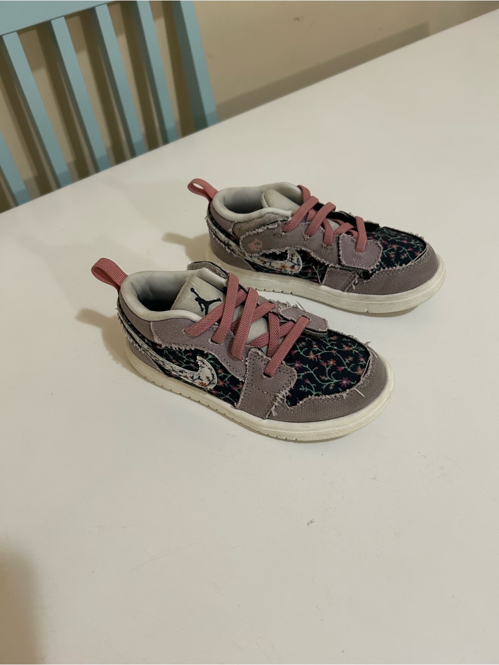 Jordan Kids Floral Accent Sneakers - Pink/Gray/Black